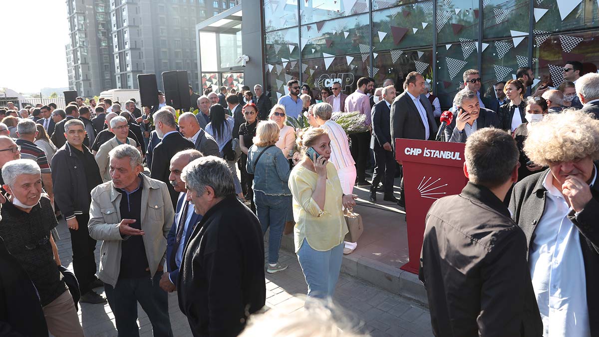 Kemal Kılıçdaroğlu İstanbul İl Başkanlığı'nda