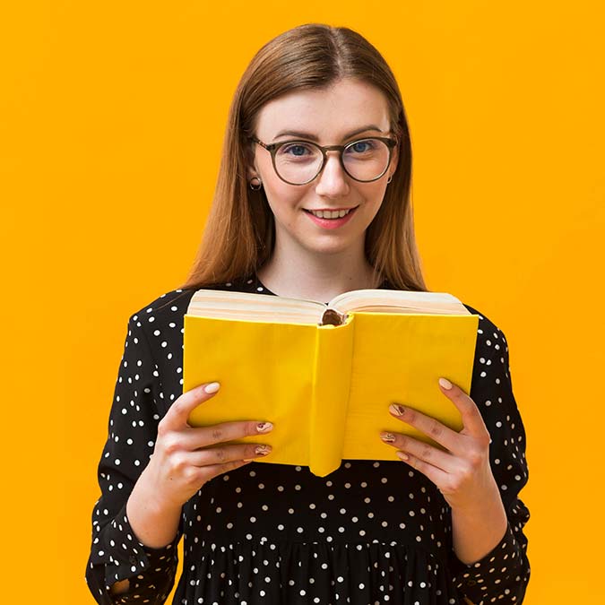 Kitap evrendeki yolculuğumuzun anahtarıdır. Kitap olmadan evrende seyahat etmek mümkün değildir. Kitap bağışı projelerinde, okullara kitap temini yapılarak maddi ve manevi açıdan insanların yardımına koşabilmek temel amaçlar arasındadır. 