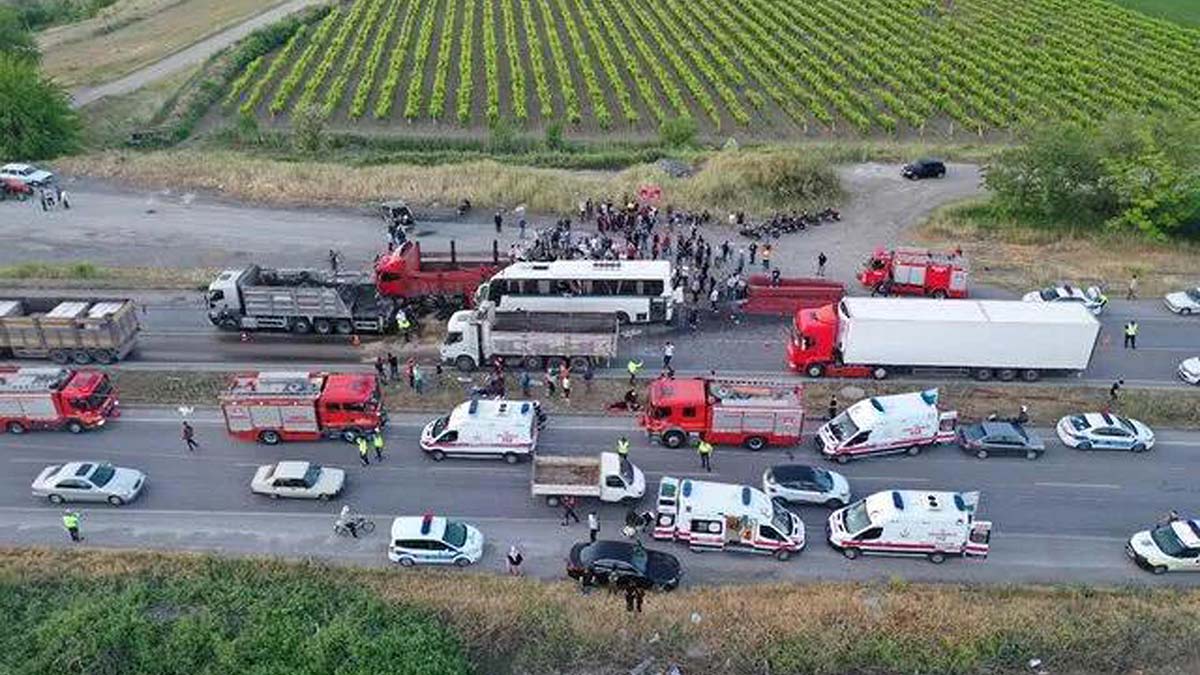 Manisa'daki kazada ölü sayısı 2'ye çıktı