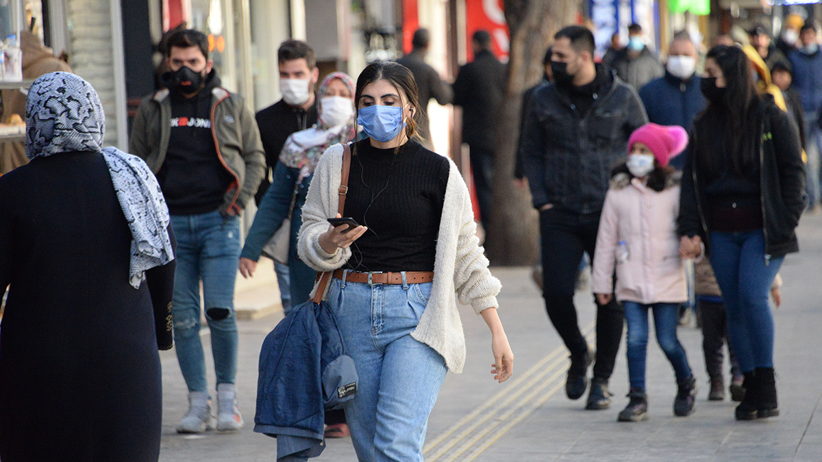 Maske mecburi olmaktan çıktı