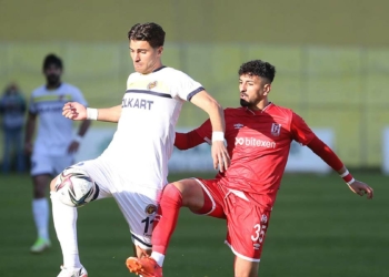 Menemenspor Ahmet Sağat'i gönderiyor