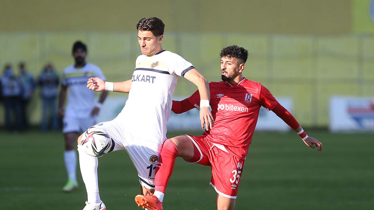 Menemenspor Ahmet Sağat'i gönderiyor