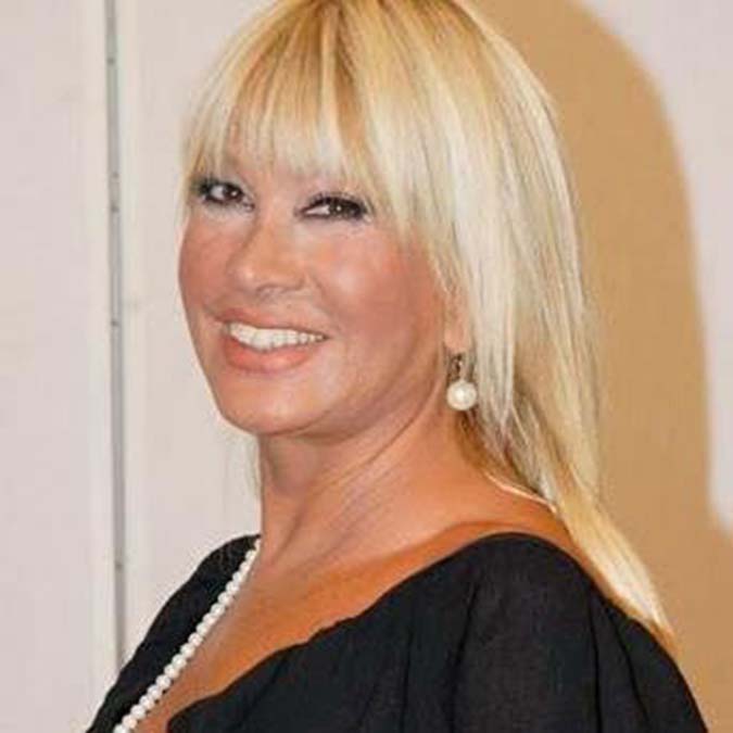 Oyuncu, yazar Pakize Suda'nın yeğeni Dilara Elagözlü, teyzesinin öldüğü yönünde çıkan haberlerin gerçeği yansıtmadığını söyledi.