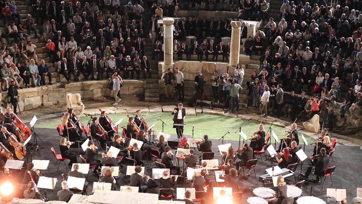 2 bin 200 yıllık antik tiyatro halka açıldı