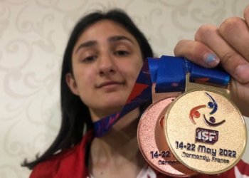 Paralimpik milli yüzücü Melda dünya şampiyonu oldu