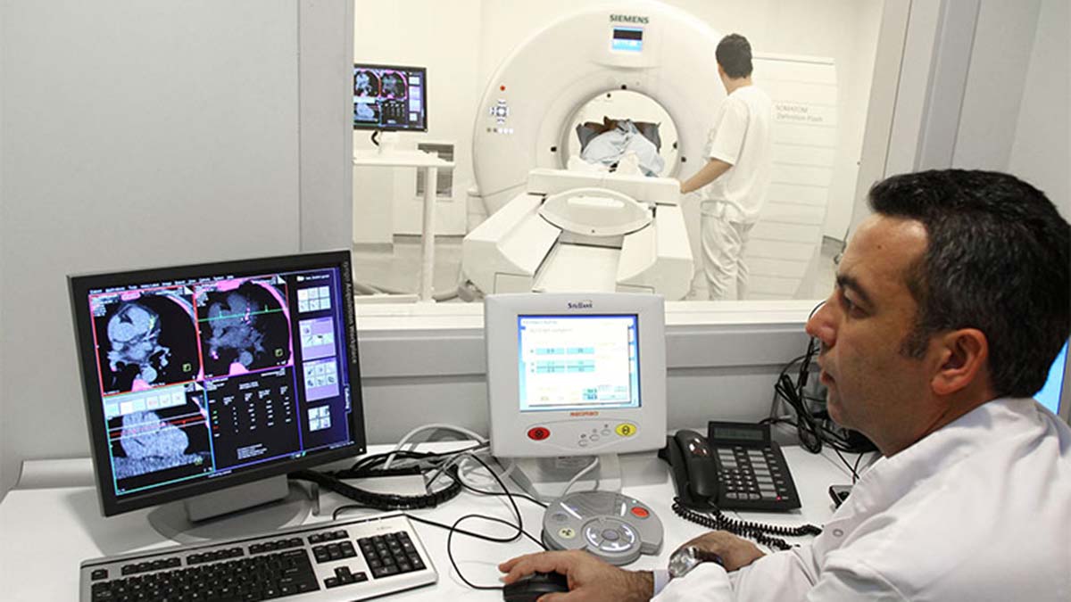 Resmi Gazete’de yayınlanan başta sağlık izni (şua izni) olmak üzere birçok konuda, İyonlaştırıcı Radyasyon ve Radyonüklit Kullanılarak Sunulan Sağlık Hizmetleri çalışanlarını mağdur eden yönetmeliğine karşı Sağlık Hizmetleri Sendikası SAHİM-SEN harekete geçti.