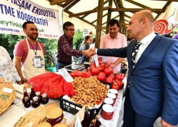 Kıbrıs'ın yerel lezzetleri İzmirlilerle buluşuyor