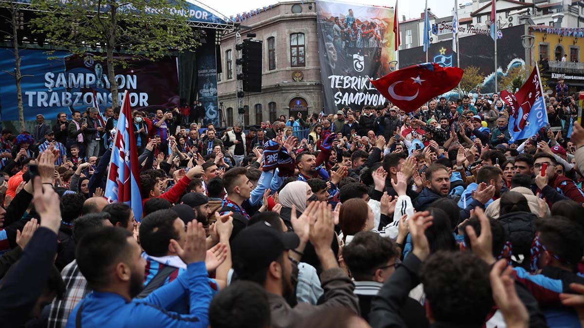 Işıklı tekno şov sonrası Trabzon’a ilgi arttı