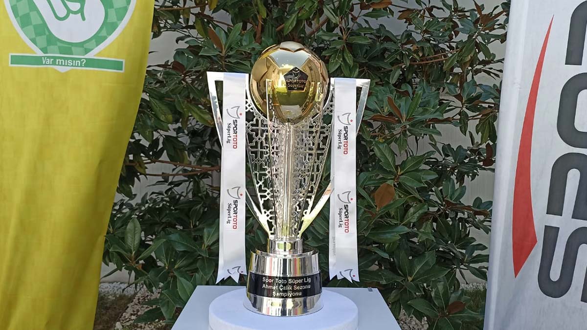 Trabzonspor'un kupası görücüye çıktı