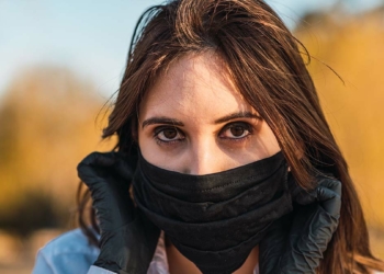 Bir maske manzarası