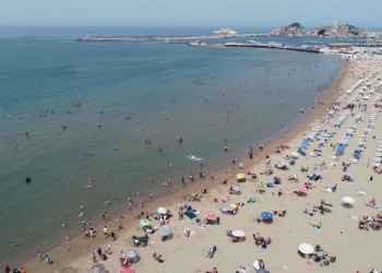 İstanbullular Şile plajlarına akın etti