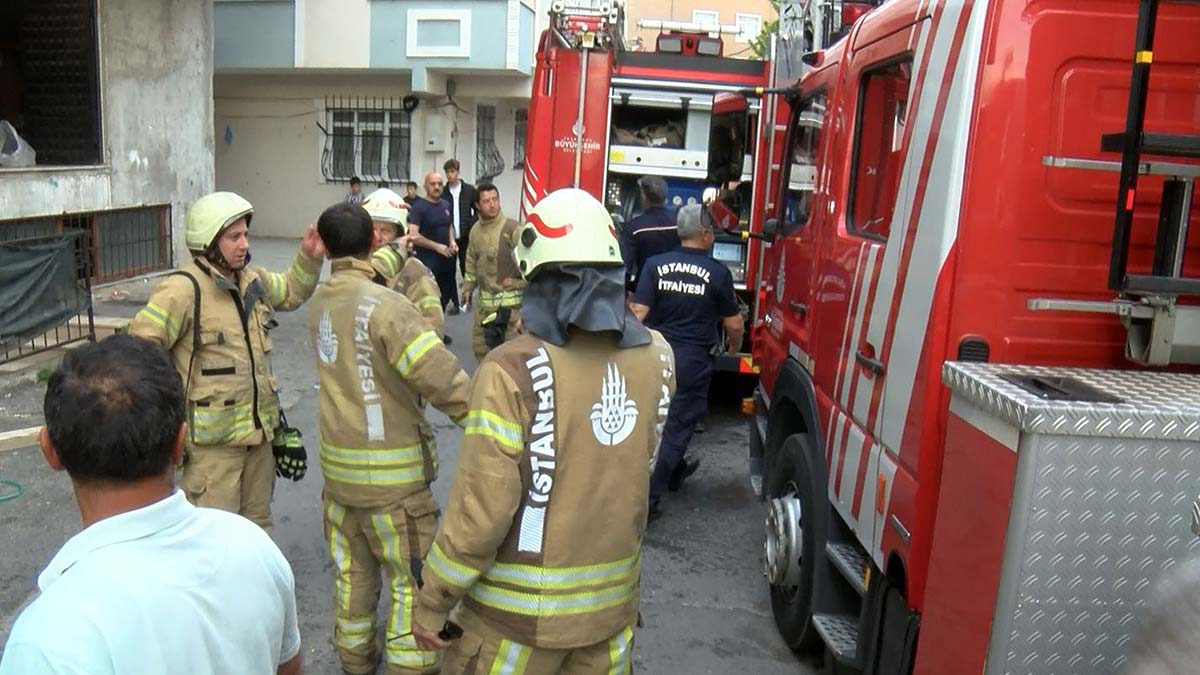 Sultanbeyli'de tekstil atölyesinde yangın