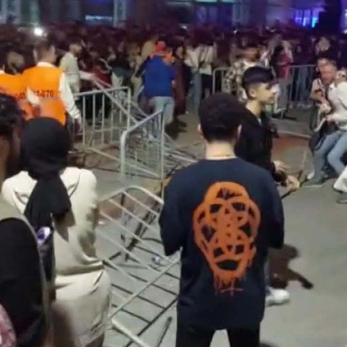 İrem Derici konserinde kavga çıktı