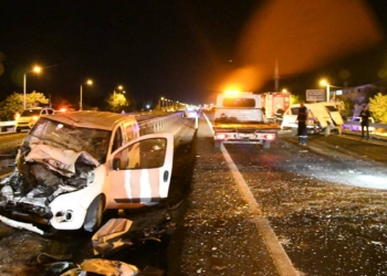 Ters yöne giren minibüs 5 kişiyi yaraladı