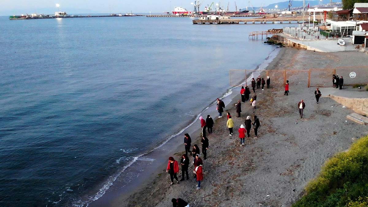 Tekirdağ'da Hıdırellez dilekleri denize atıldı