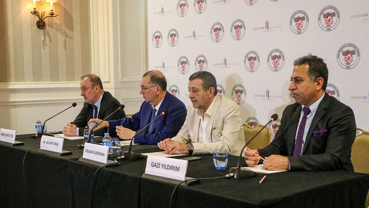 Doğum uzmanlığı konusunda açık oluşmasından endişeliyiz