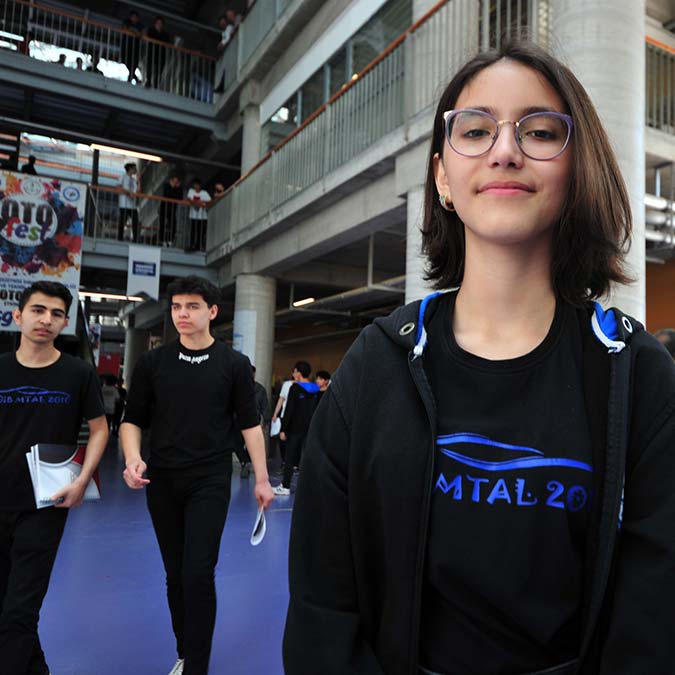Biyoloji öğretmeni Şükriye Akan ile fizik öğretmeni Ahmet Tufan Akan'ın kızları Güldeniz Akan, “Bundan sonraki kariyer hedefim mühendis olarak TOGG’da çalışmak” dedi.