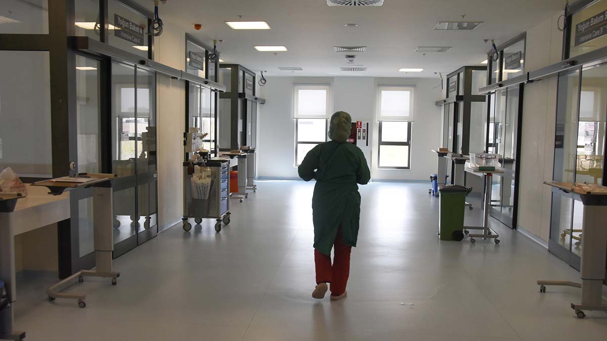 Koronavirüs yoğun bakım servisleri kapatıldı