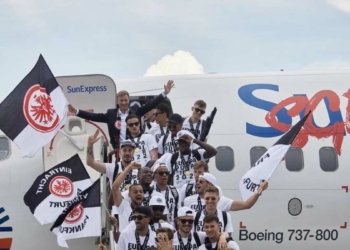 Eintracht Frankfurt'a coşkulu karşılama