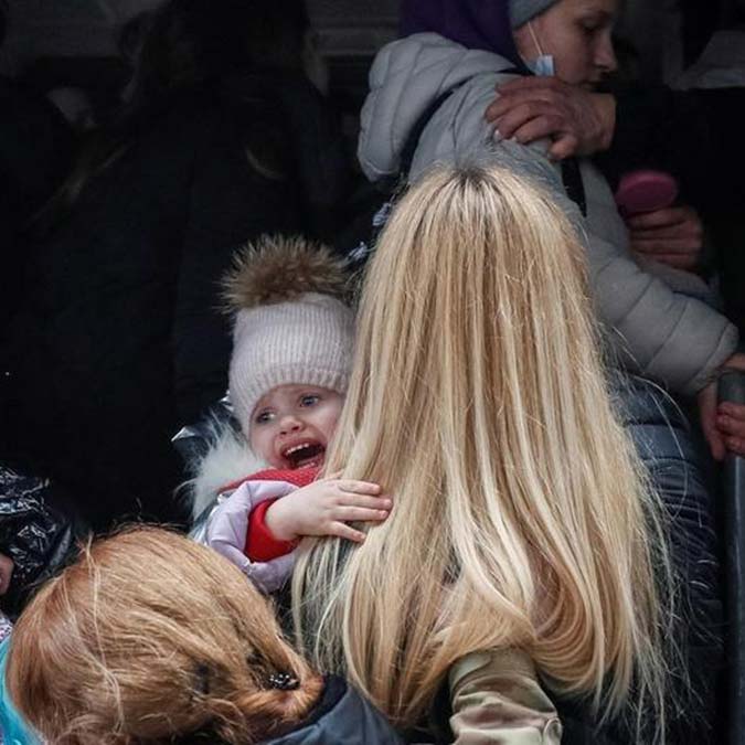 Ukrayna Devlet Başkanı Volodimir Zelenski Zafer Günü kapsamında yayınladığı mesajda, Nazizm ile mücadele eden Ukraynalıları anarak, Rusya’nın işgalini, "Bu iki ordunun savaşı değil, bu iki dünya görüşünün savaşıdır” şeklinde değerlendirdi.