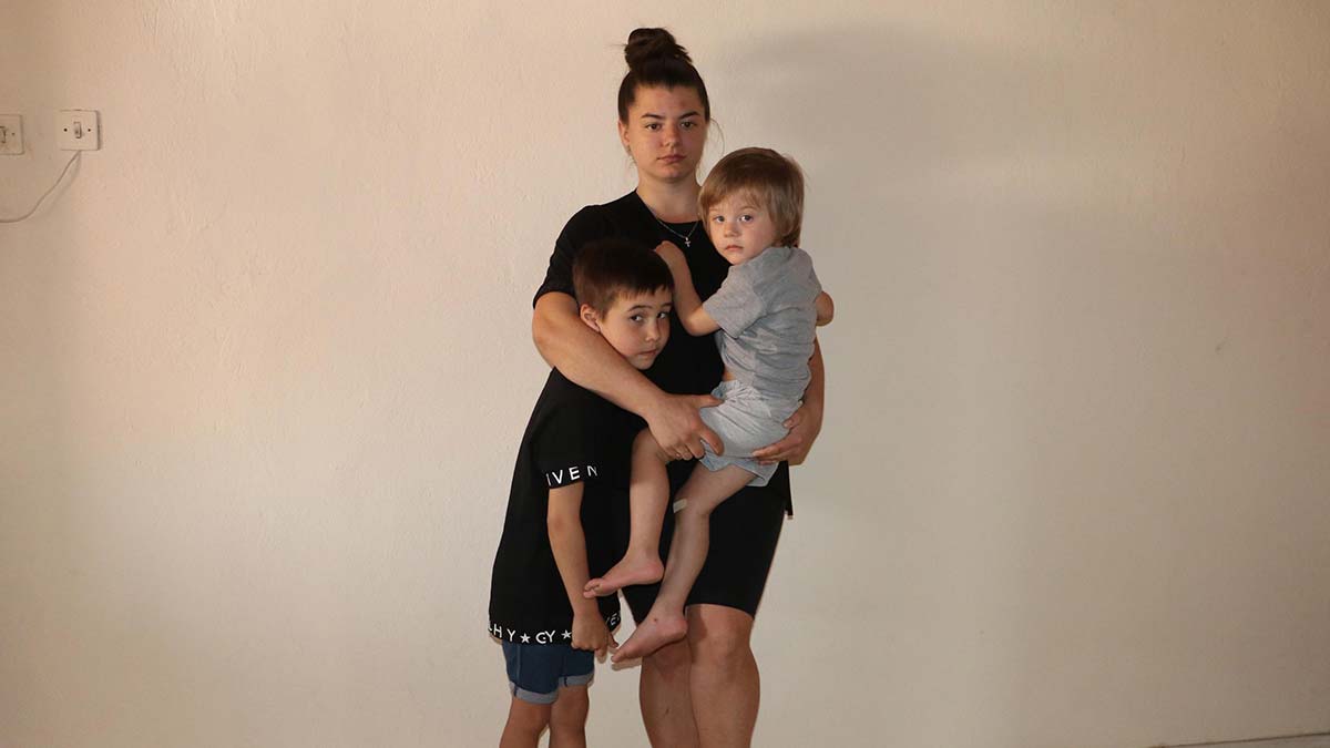 Ukraynalı Albina Leontieva iki çocuğuyla Türkiye'ye geldi