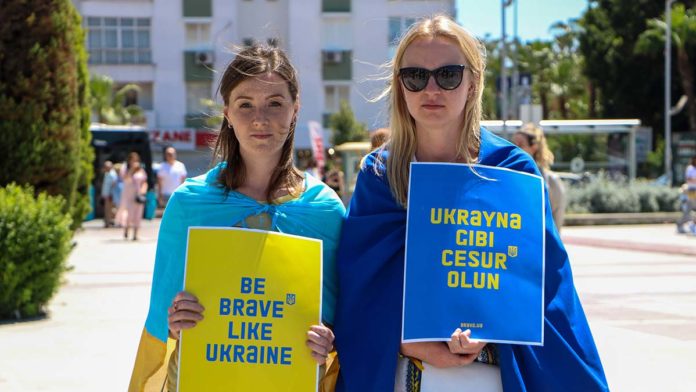 Ukraynalılar Rusya'yı protesto etti
