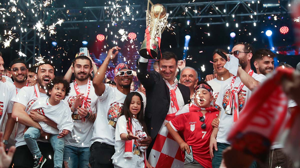 Ümraniyespor şampiyonluğunu kutladı