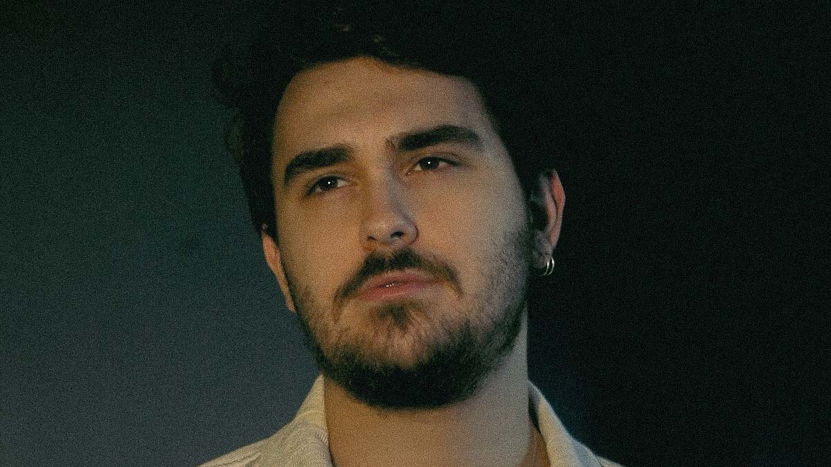 Çağan Şengül Sen Gülünce şarkısını yayınladı