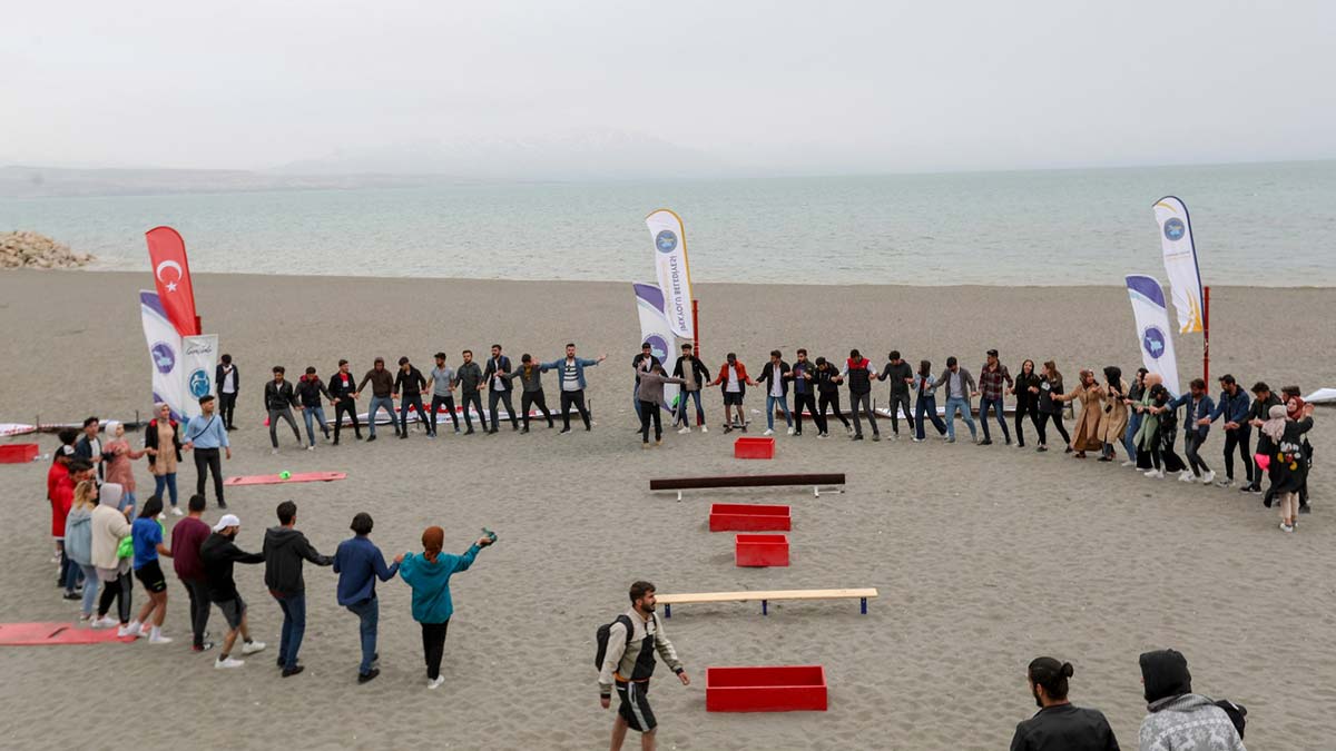 Van'da Univivor yarışması