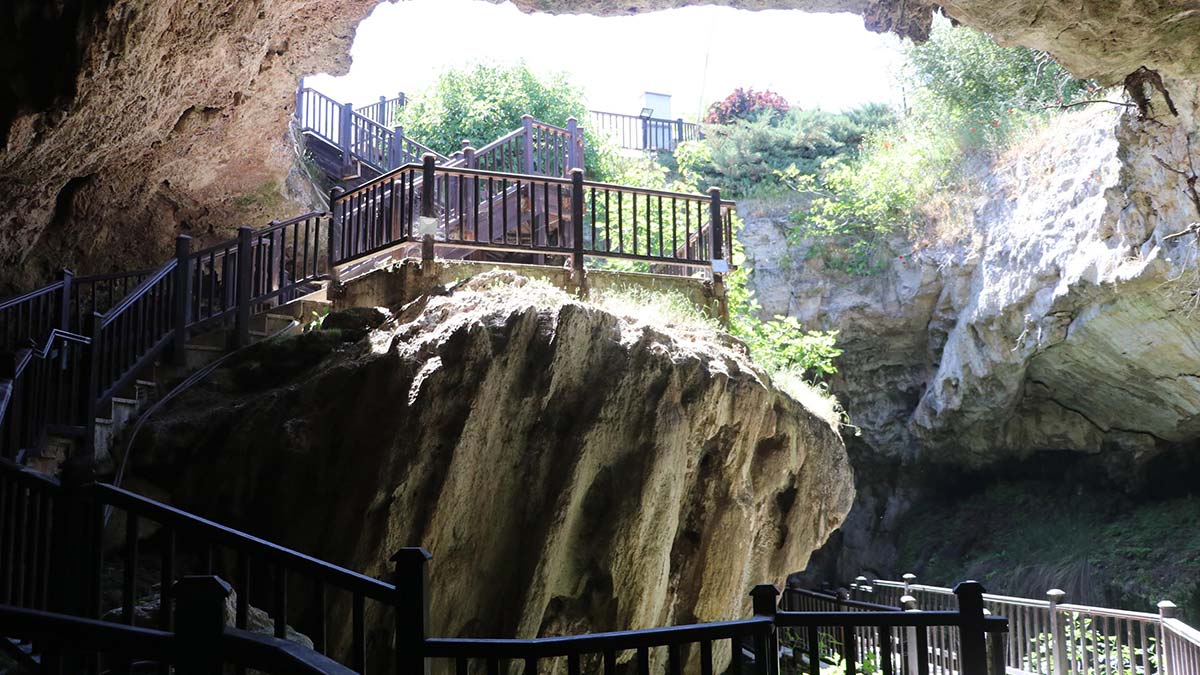 'Yer altındaki gizli Pamukkale' dikkat çekiyor