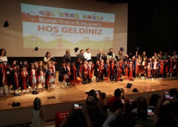 Gül Kreş Adası'nın minikleri mezun oldu
