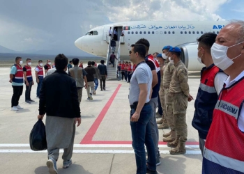 1237 Afgan kaçak göçmen ülkesine gönderildi