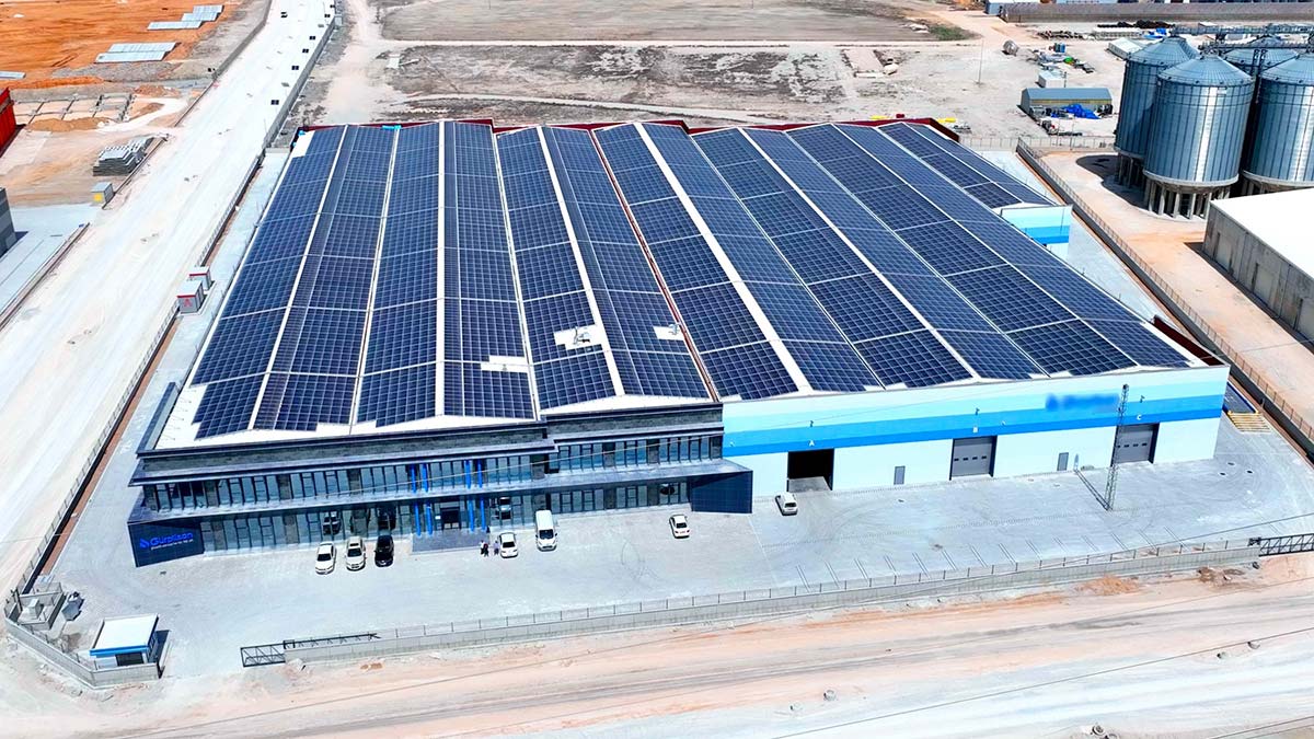 Türkiye'nin ve avrupa'nın en büyük güneş paneli üreticisi cw enerji, kurulumunu tamamladığı güneş enerji santralleri ile sürdürülebilir geleceğe katkı sağlamaya devam ediyor.