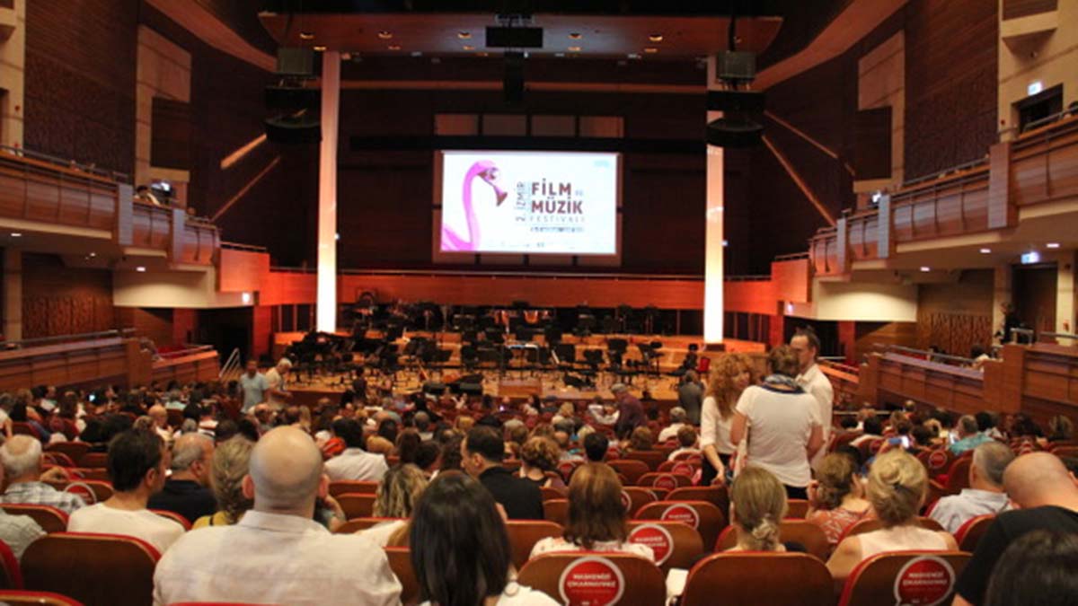 2'inci İzmir Film ve Müzik Festivali başladı