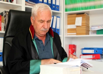 36 yıl öğretmenlik yaptı, 70 yaşında avukat oldu