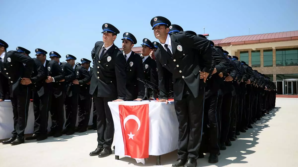 Adanada polis adaylarinin mezuniyet heyecani 2 - yerel haberler - haberton