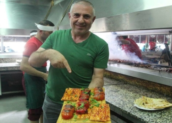 Adanalı kebapçıdan 'biber içli kebap'
