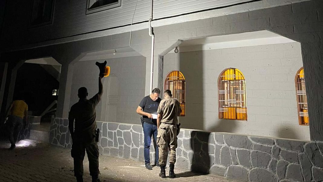 Ahmet Akay'ın evine silahlı saldırı