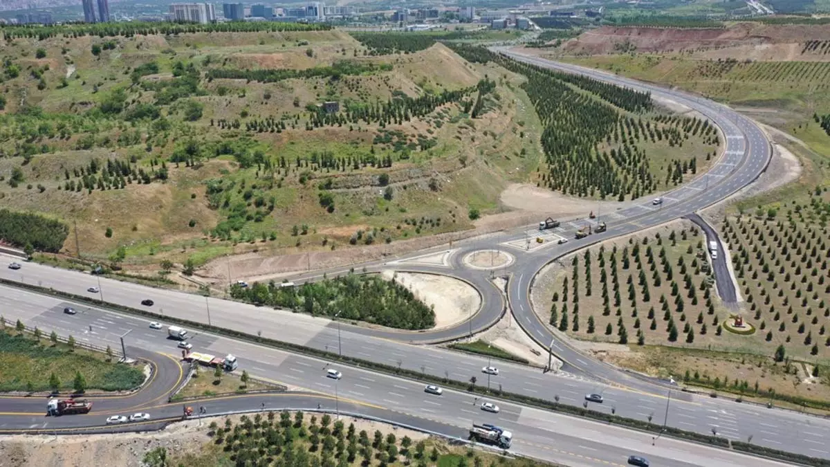 Ankara büyükşehir belediye başkanı mansur yavaş, başkentlilerin ihtiyaçları doğrultusunda hazırlanan 110 yatırım projesinin toplu açılış, temel atma ve tanıtım törenine ev sahipliği yapacak.