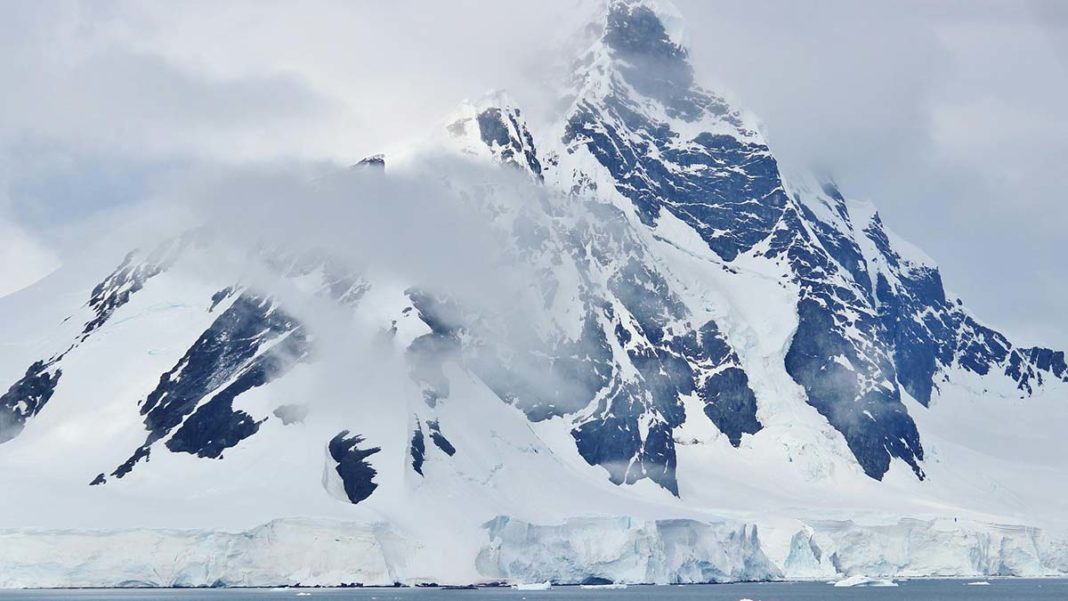 Antarktika'da yağan karda mikro plastik bulundu