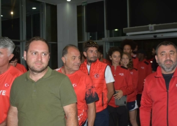 Atletizm Milli Takımı yurda otobüsle döndü