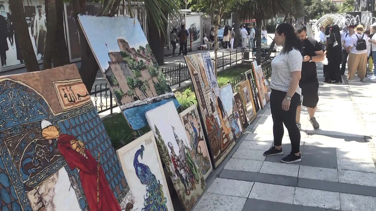 Avcılar'da el emeği göz nuru eserler sergilendi