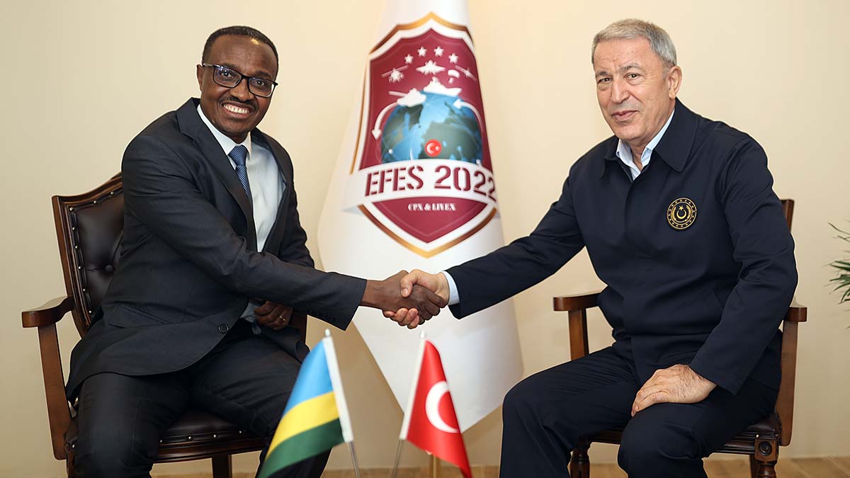 Bakan Akar 4 bakan ile ayrı ayrı görüştü 