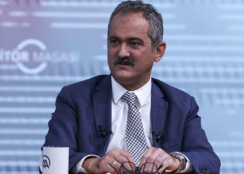 Bakan Özer'den devamsızlık açıklaması