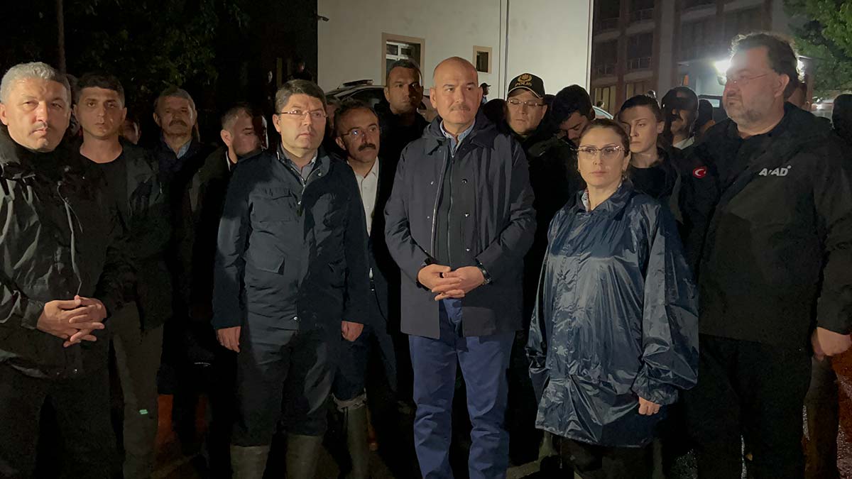 Bakan Soylu Bartın'da incelemelerde bulundu