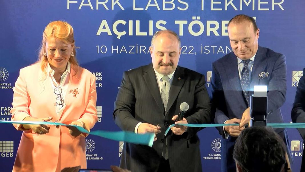 Bakan Varank, Fark Labs Teknoloji Merkezi'ni açtı