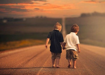 Bana arkadaşını söyle!