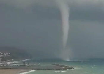 Bartın'da sağanak, Zonguldak'ta hortum