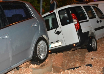 Bilecik'te sağanak; 4 araç hasar gördü