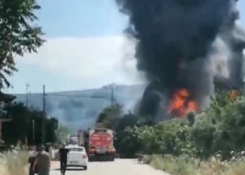 Bursa'da palet fabrikasında yangın